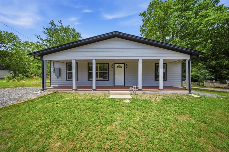 500 S 4th Street, Bonham TX 75418