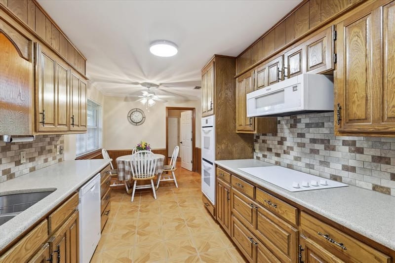 2509 Radcliffe Drive, Arlington TX 76012 - Photo 14