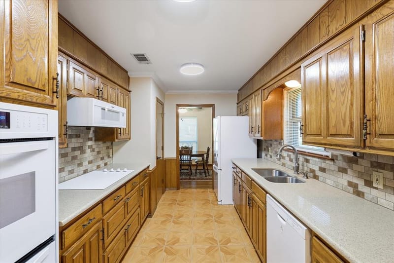 2509 Radcliffe Drive, Arlington TX 76012 - Photo 15