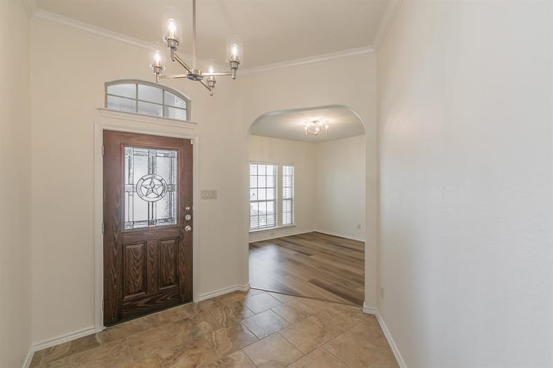 5115 Prestwick Drive, Arlington TX 76001 - Photo 6