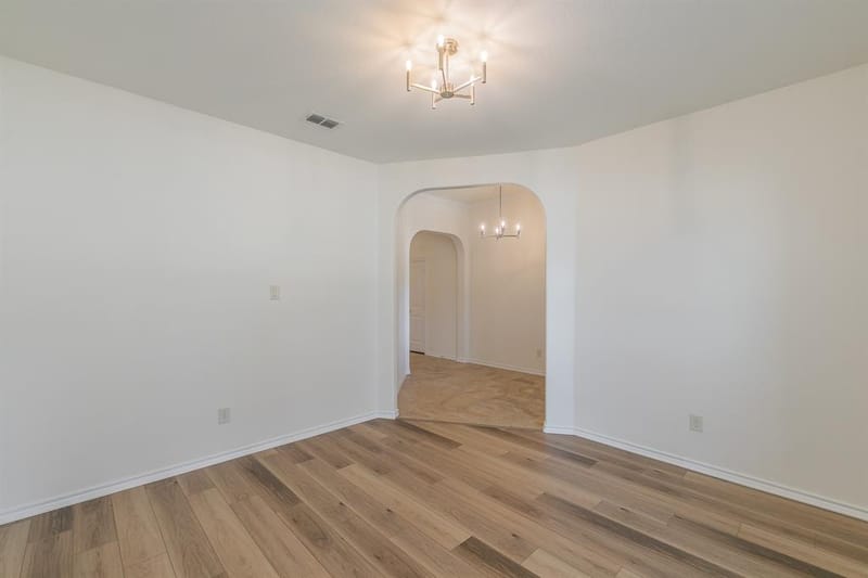 5115 Prestwick Drive, Arlington TX 76001 - Photo 9