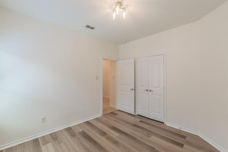 5115 Prestwick Drive, Arlington TX 76001 - Photo 14