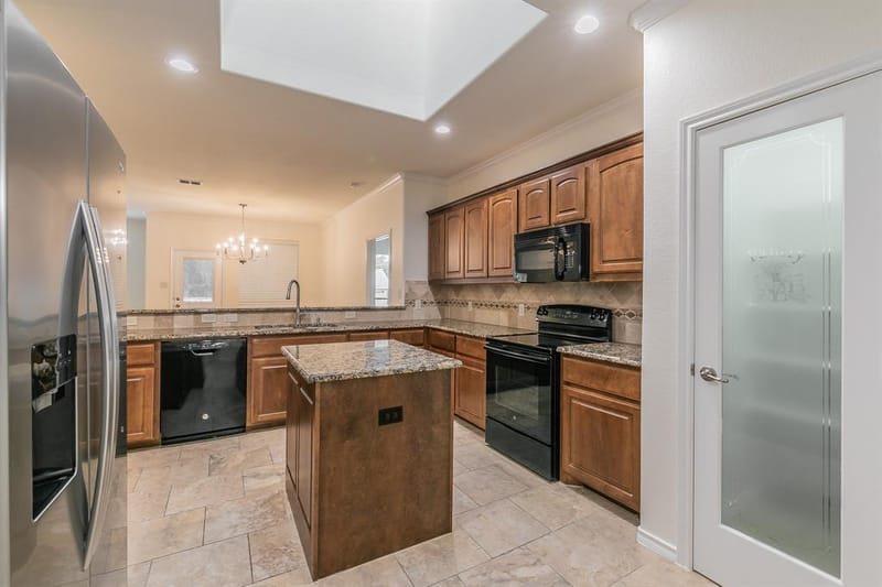 5115 Prestwick Drive, Arlington TX 76001 - Photo 19