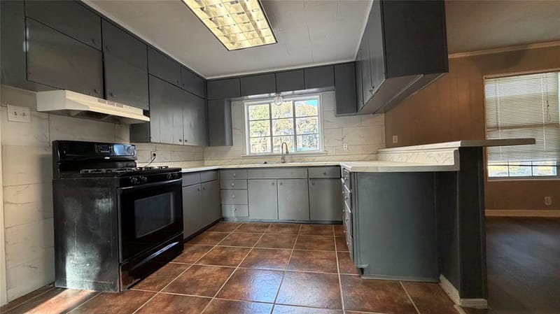 2522 N Hughes Avenue, Fort Worth TX 76103 - Photo 13