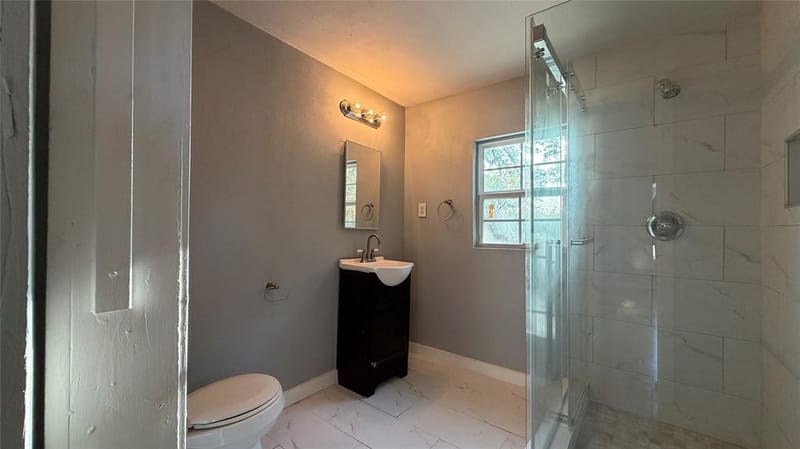 2522 N Hughes Avenue, Fort Worth TX 76103 - Photo 3