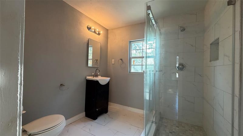 2522 N Hughes Avenue, Fort Worth TX 76103 - Photo 5