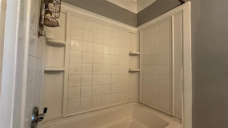 2522 N Hughes Avenue, Fort Worth TX 76103 - Photo 9
