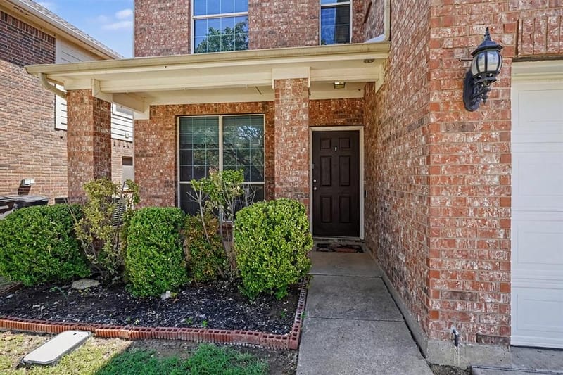 10800 Emerald Park Lane, Fort Worth TX 76052 - Photo 2