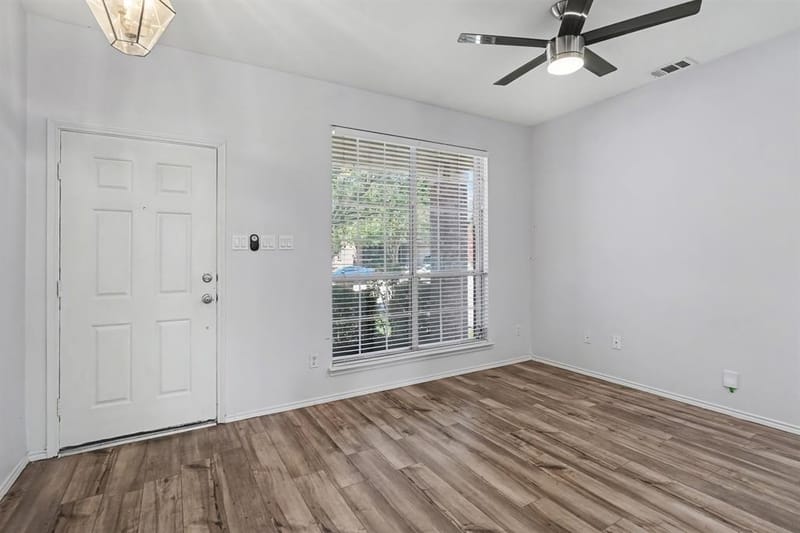 10800 Emerald Park Lane, Fort Worth TX 76052 - Photo 5