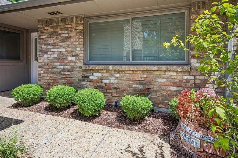 9629 Highland View Drive, Dallas TX 75238 - Photo 2