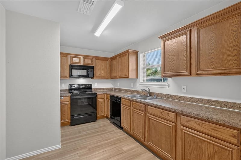 606 E College Street, Princeton TX 75407 - Photo 7