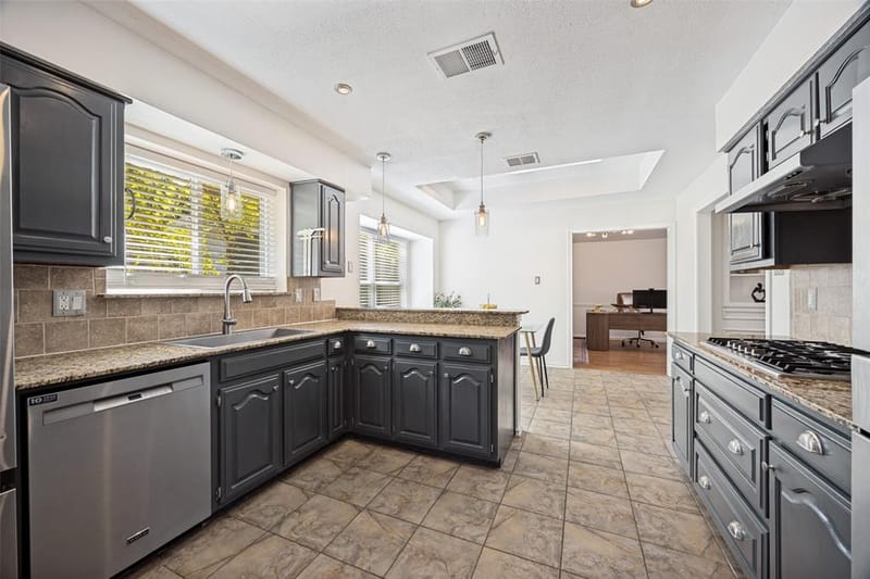 9140 Sweetwater Drive, Dallas TX 75228 - Photo 9