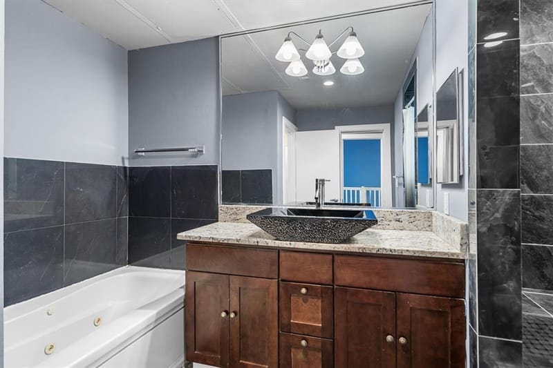 5055 Addison Circle # 713, Addison TX 75001 - Photo 16