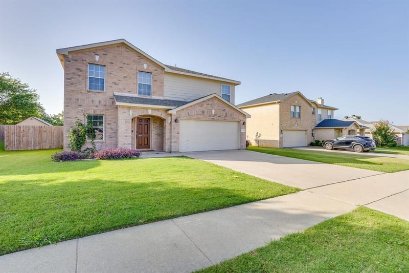 2521 Buffalo Run, Burleson TX 76028 - Photo 2