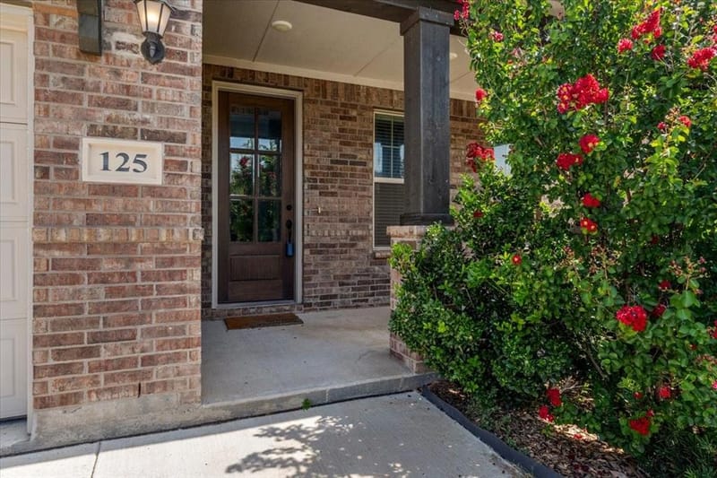 125 Kirwin Drive, Fort Worth TX 76131 - Photo 2