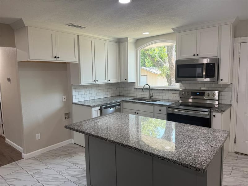 2402 Norwood Drive, Dallas TX 75228 - Photo 10