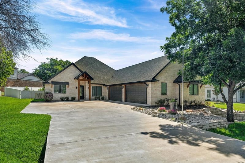 9303 Bellechase Road, Granbury TX 76049 - Photo 2
