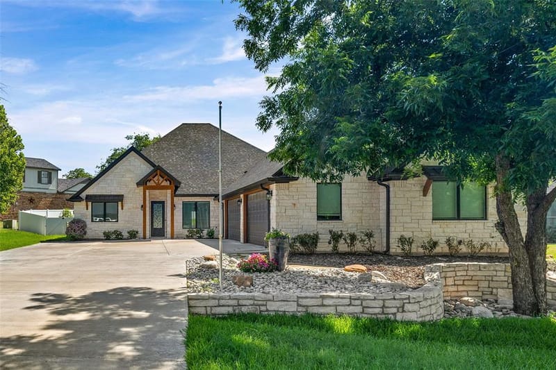 9303 Bellechase Road, Granbury TX 76049 - Photo 3