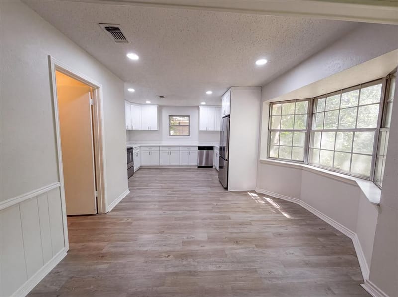304 Brook Hollow Drive, DeSoto TX 75115 - Photo 7