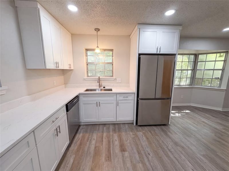 304 Brook Hollow Drive, DeSoto TX 75115 - Photo 9