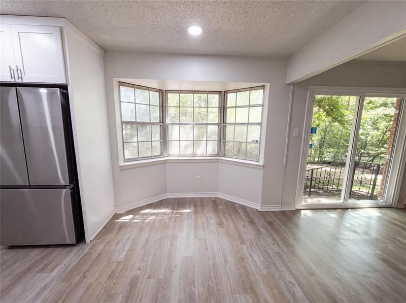 304 Brook Hollow Drive, DeSoto TX 75115 - Photo 8