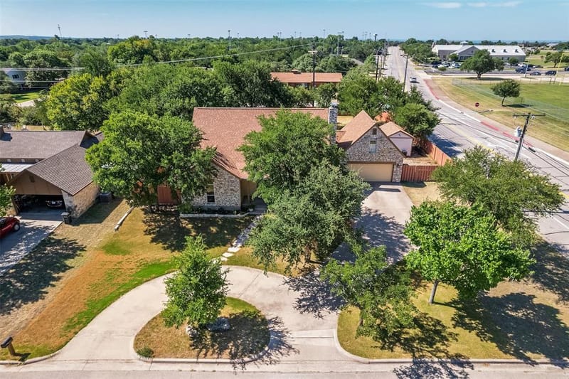102 Tiffany Trail, Weatherford TX 76086