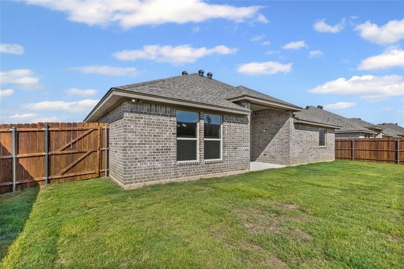 620 Jameson Street, Springtown TX 76082 - Photo 36