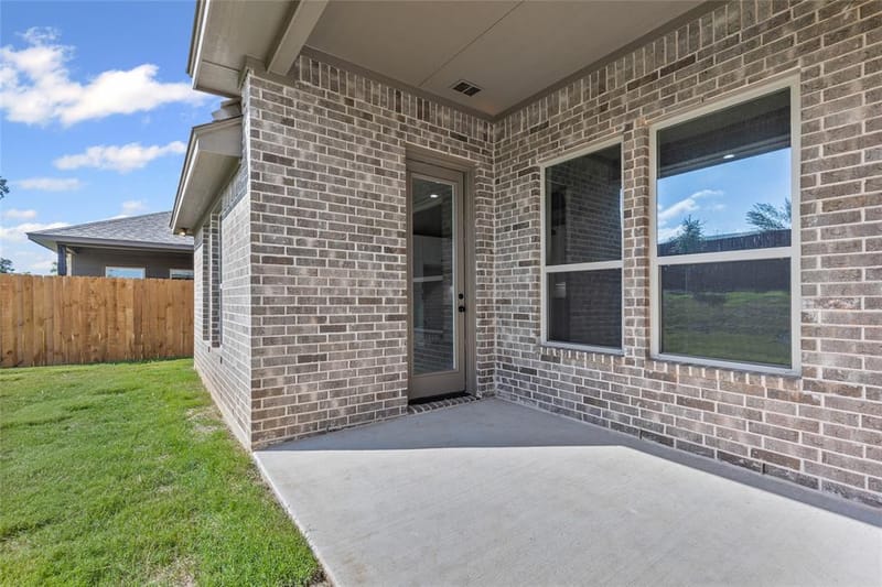 620 Jameson Street, Springtown TX 76082 - Photo 32