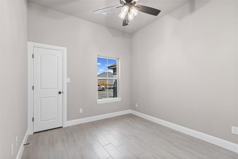 620 Jameson Street, Springtown TX 76082 - Photo 29