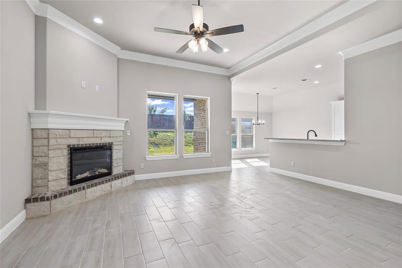 620 Jameson Street, Springtown TX 76082 - Photo 8