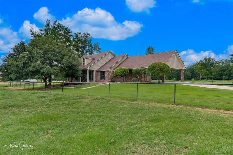 2675 Swan Lake Road, Bossier City LA 71111