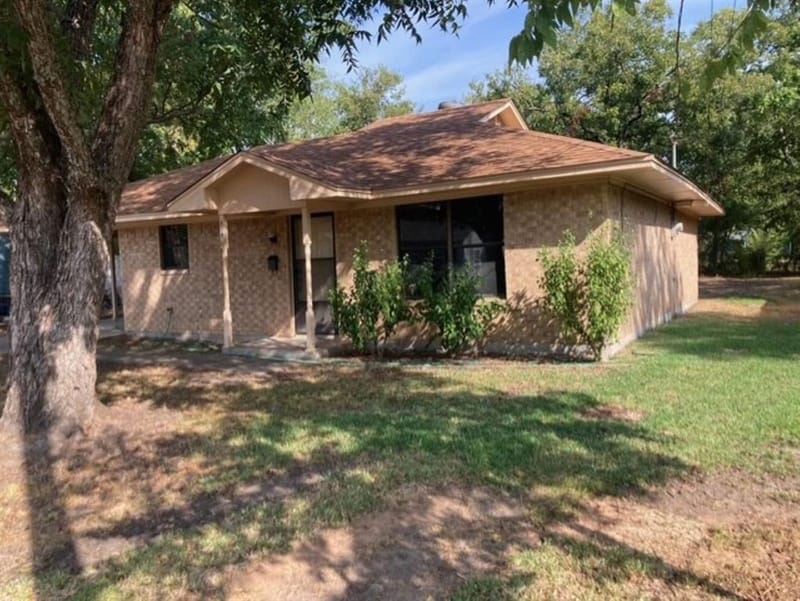 826 W 9th Street, Bonham TX 75418 - Photo 3