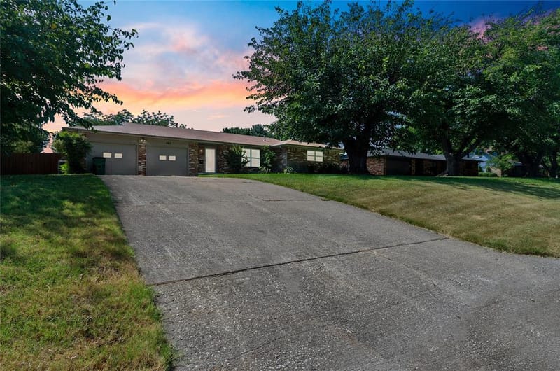 505 Galia Street, Bowie TX 76230