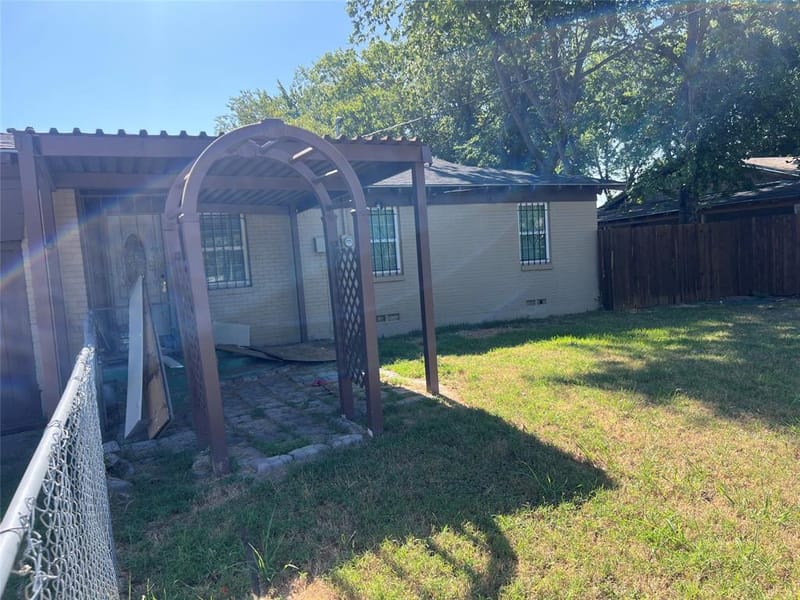366 S St Augustine Drive, Dallas TX 75217 - Photo 2
