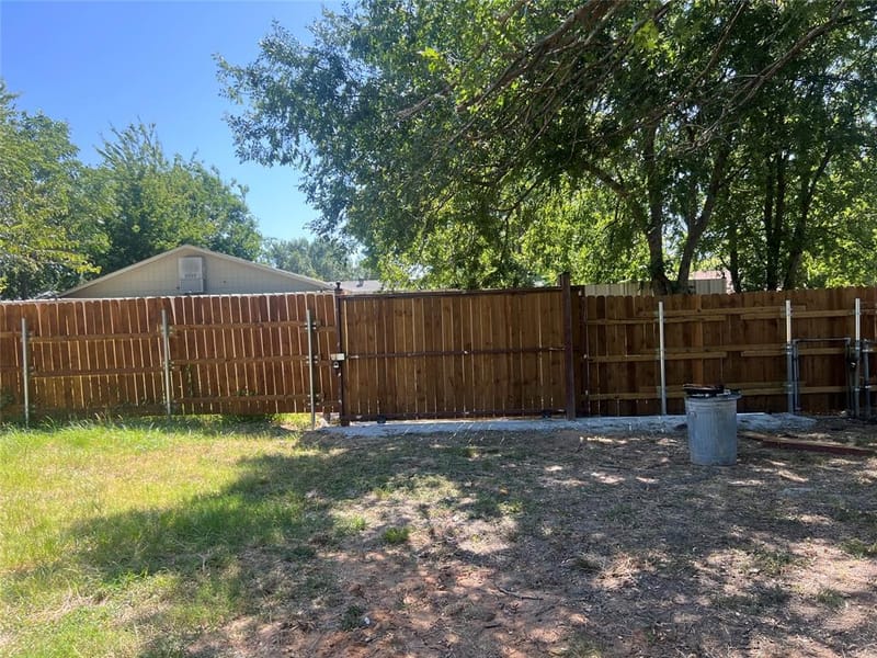 366 S St Augustine Drive, Dallas TX 75217 - Photo 9