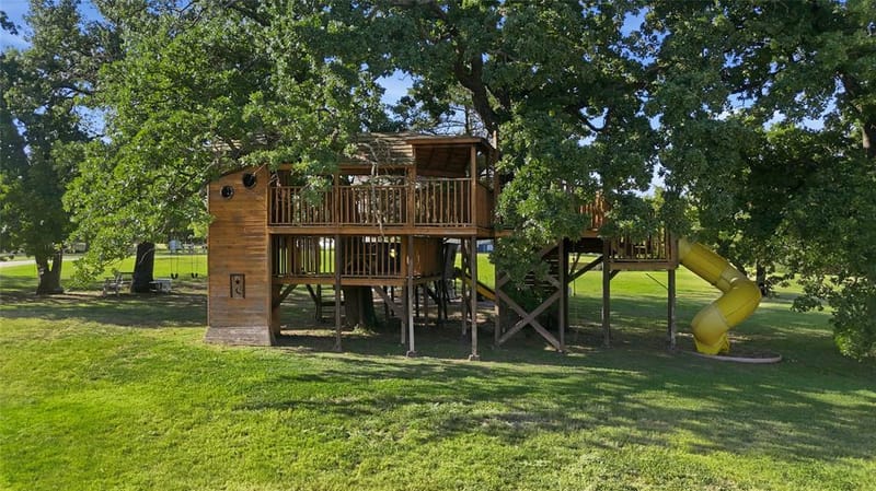 Address withheld at seller's request - Photo 16