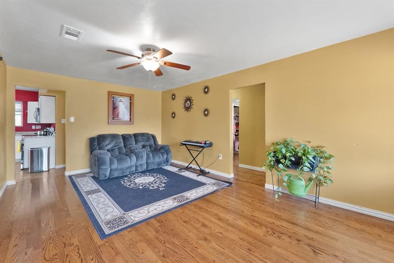 2439 Inadale Avenue, Dallas TX 75228 - Photo 9
