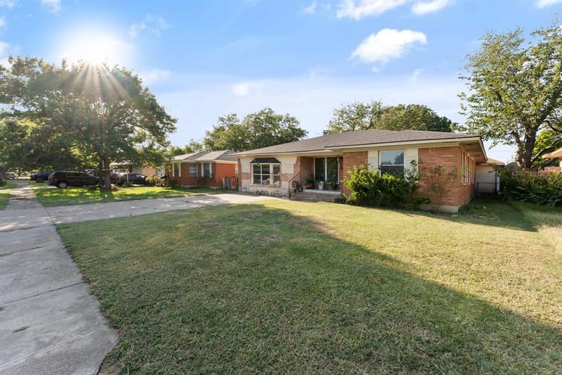 2439 Inadale Avenue, Dallas TX 75228 - Photo 33