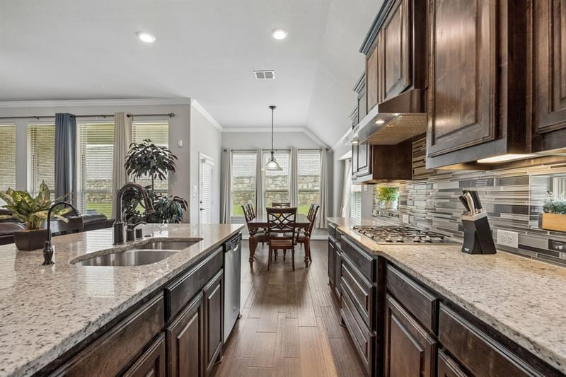 3935 Wind Cave Bend, Irving TX 75063 - Photo 10