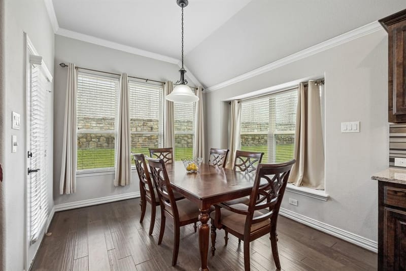 3935 Wind Cave Bend, Irving TX 75063 - Photo 11