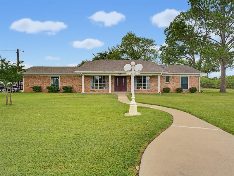 955 County Road 1304, Bridgeport TX 76426