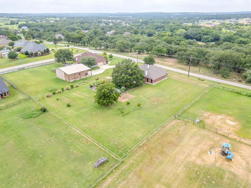 505 Morrow Road, Springtown TX 76082 - Photo 36