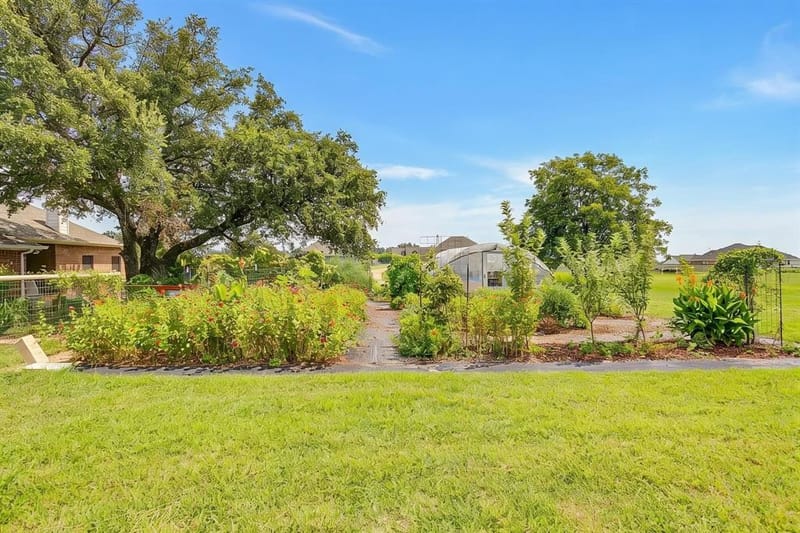 505 Morrow Road, Springtown TX 76082 - Photo 32