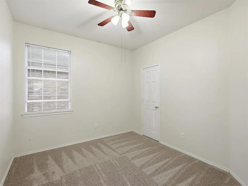 1048 Harriman Drive, Saginaw TX 76131 - Photo 16