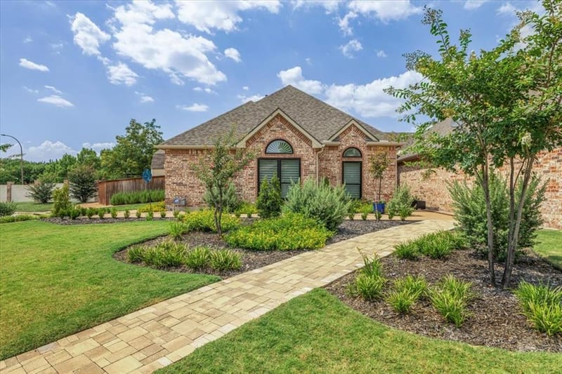 2105 Norwood Lane, Arlington TX 76013 - Photo 2