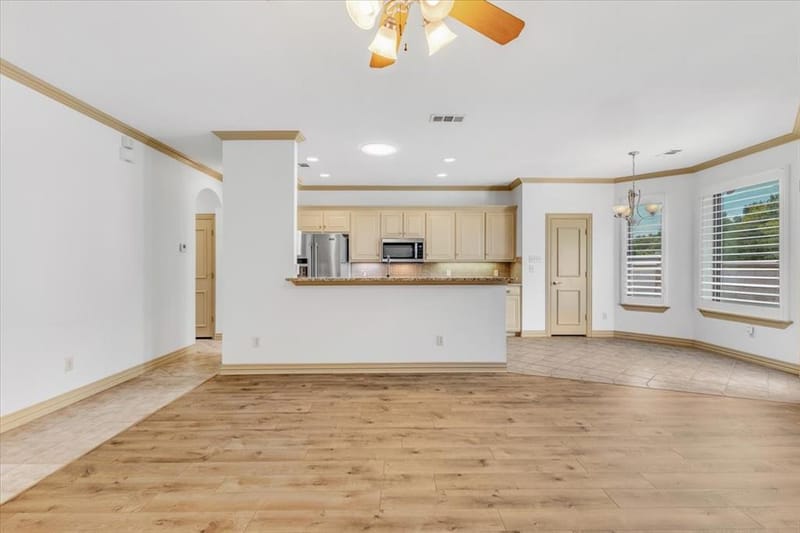 2105 Norwood Lane, Arlington TX 76013 - Photo 13