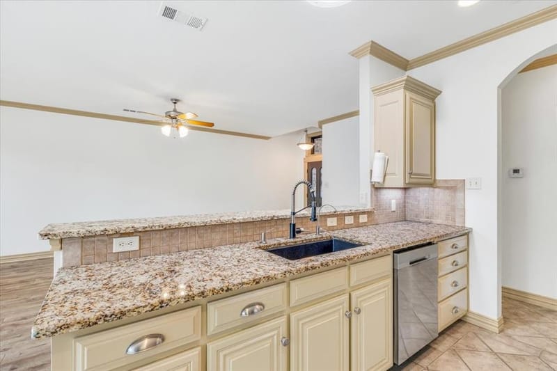 2105 Norwood Lane, Arlington TX 76013 - Photo 18