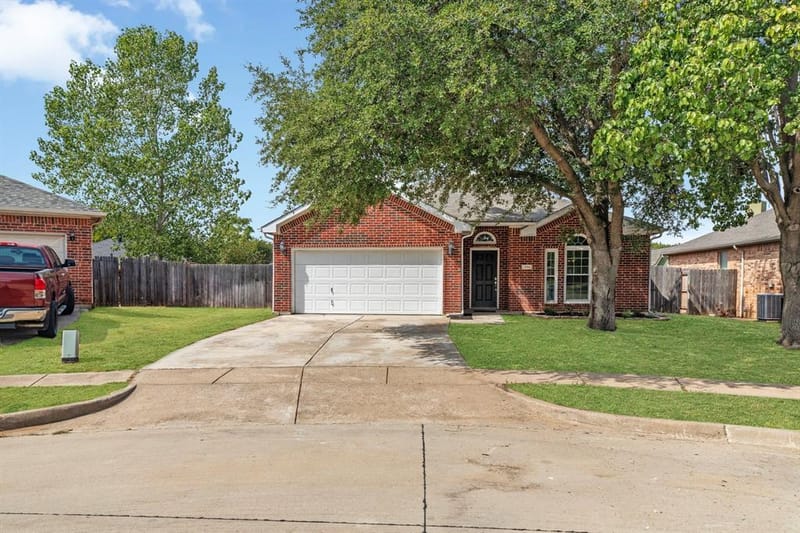 104 Bullava Court, Crowley TX 76036 - Photo 2