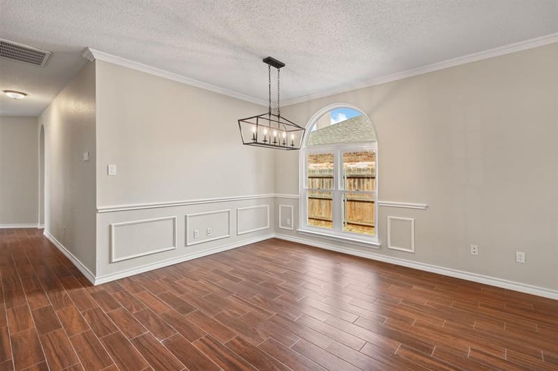 104 Bullava Court, Crowley TX 76036 - Photo 9