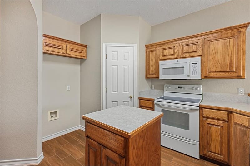 104 Bullava Court, Crowley TX 76036 - Photo 15